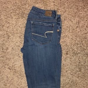 Women’s American Eagle skinny stretch jean.